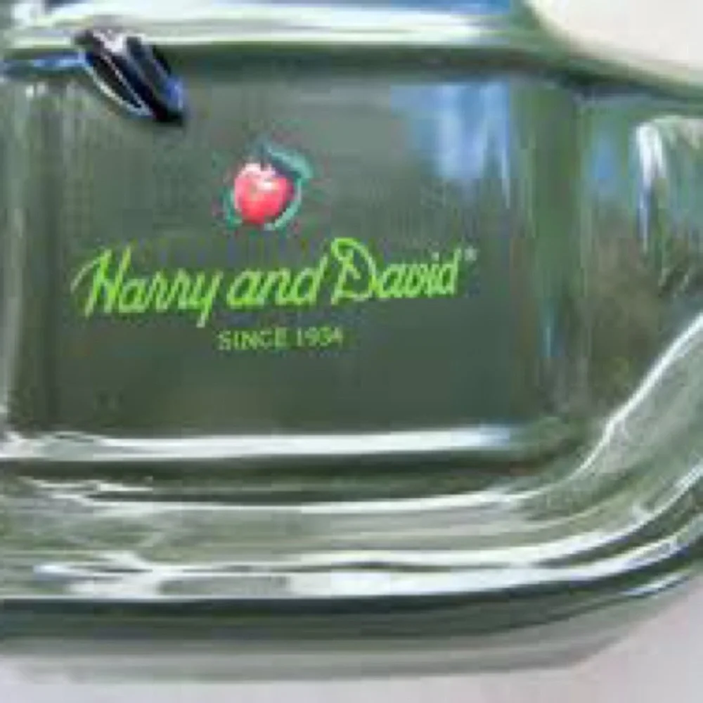 Ceramic vintage Apple Truck Salt & gift‎ Pepper Shaker Set in original box